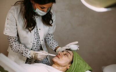 Doctors receiving hands-on medical aesthetics training in lasers, injectables, and cosmetology at Amaraa IIMAC Pune